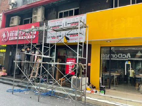 常德制作广告招牌如何避免它发黄？